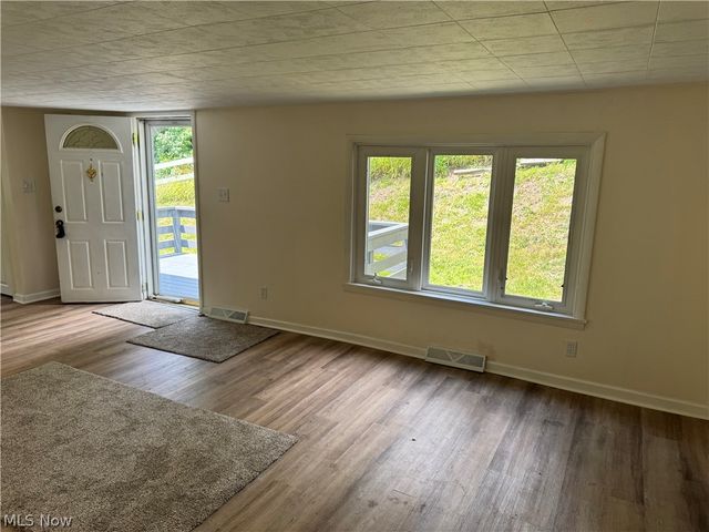 300 Henry Avenue, East Liverpool, OH 43920