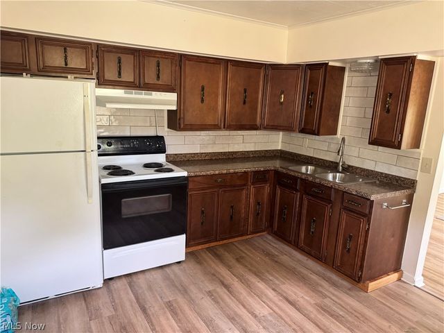 300 Henry Avenue, East Liverpool, OH 43920