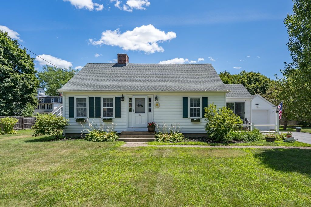19 Pleasant Street, Merrimack, NH 03054