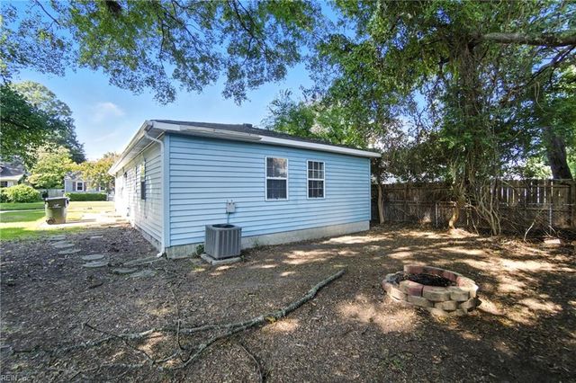 144 E Leicester AVE, Norfolk, VA 23503