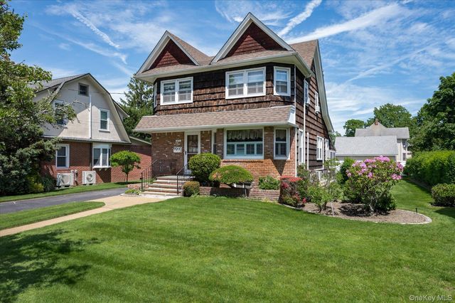 311 Locust Avenue, Freeport, NY 11520