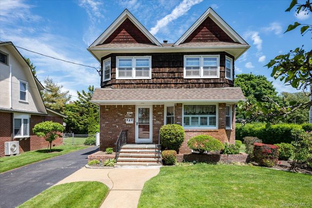 311 Locust Avenue, Freeport, NY 11520