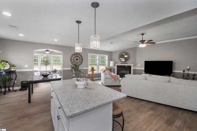 128 Double Creek Drive, Gaffney, SC 29341