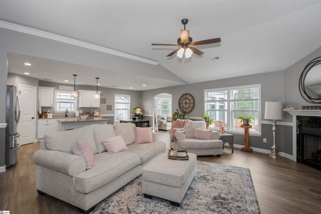 128 Double Creek Drive, Gaffney, SC 29341