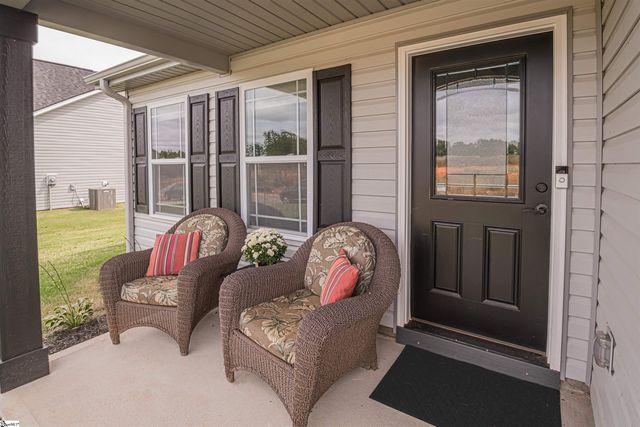 128 Double Creek Drive, Gaffney, SC 29341