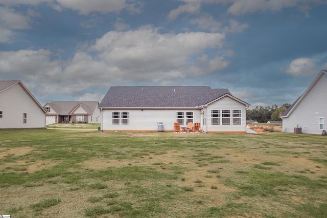 128 Double Creek Drive, Gaffney, SC 29341
