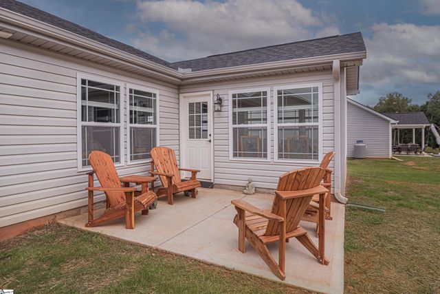 128 Double Creek Drive, Gaffney, SC 29341