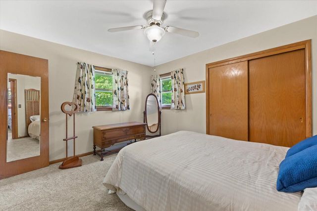 901 E Roberta AVENUE, Waukesha, WI 53186