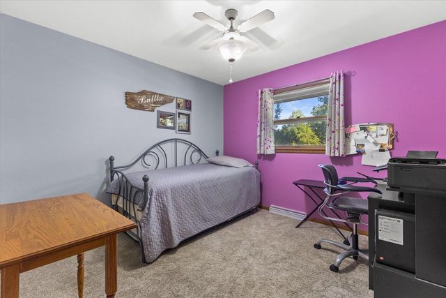 901 E Roberta AVENUE, Waukesha, WI 53186
