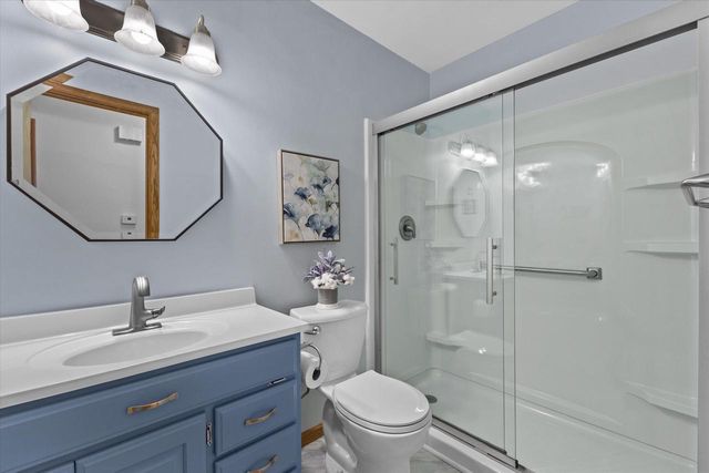901 E Roberta AVENUE, Waukesha, WI 53186