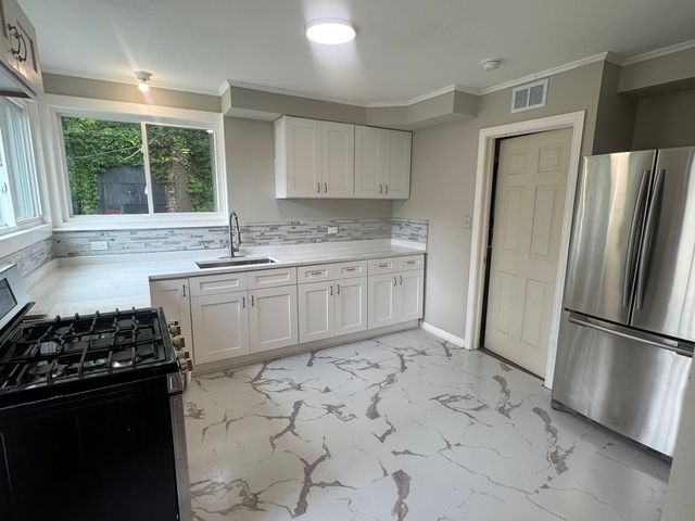 14428 University Avenue, Dolton, IL 60419