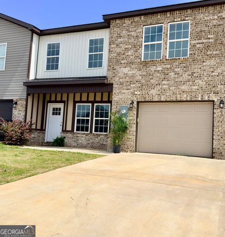 212 Beau Claire Circle, Byron, GA 31008