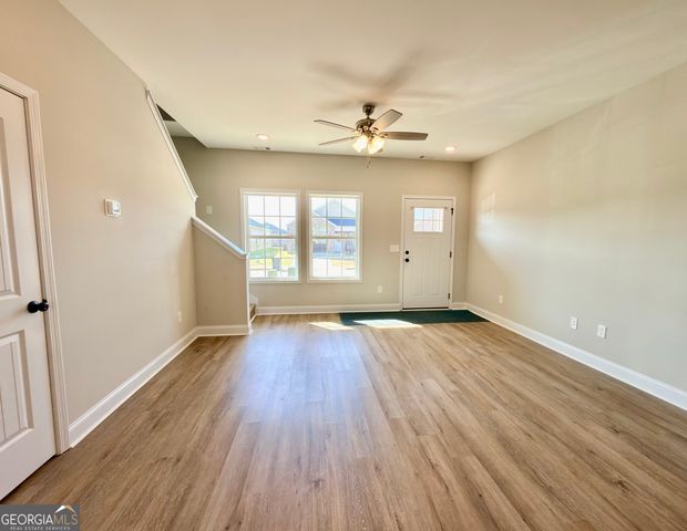 212 Beau Claire Circle, Byron, GA 31008