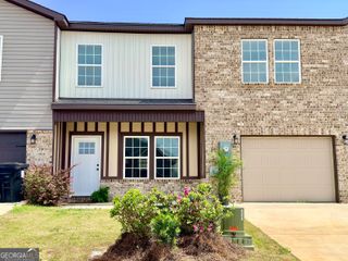 212 Beau Claire Circle, Byron, GA 31008