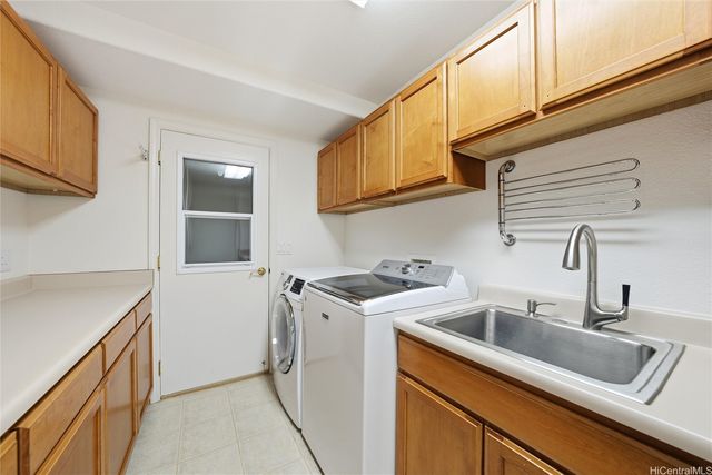 2910 Kalawao Street 2, Honolulu, HI 96822