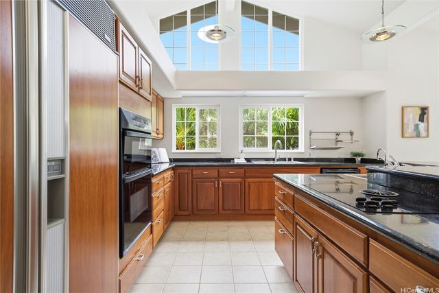 2910 Kalawao Street 2, Honolulu, HI 96822