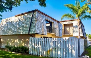 194 Lake Arbor Dr 1, Palm Springs, FL 33461