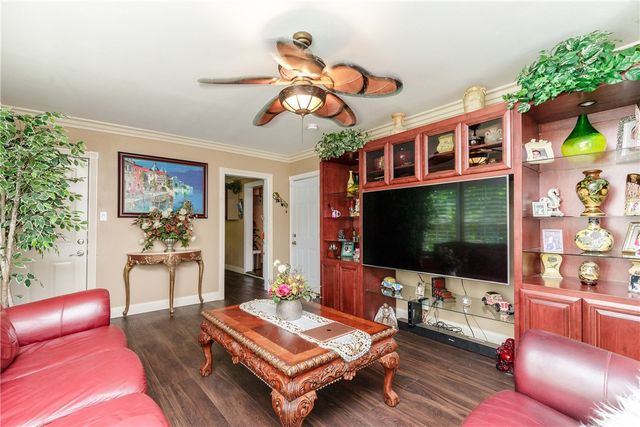 4002 Willow St, Corpus Christi, TX 78411
