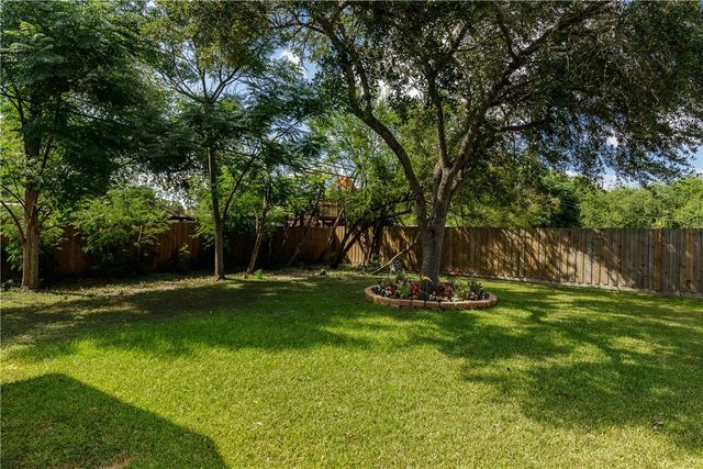4002 Willow St, Corpus Christi, TX 78411