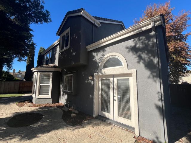 3440 Heatherbrook Dr, Stockton, CA 95219