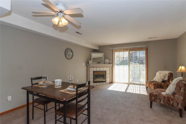 408 West Side Drive, Iowa City, IA 52246