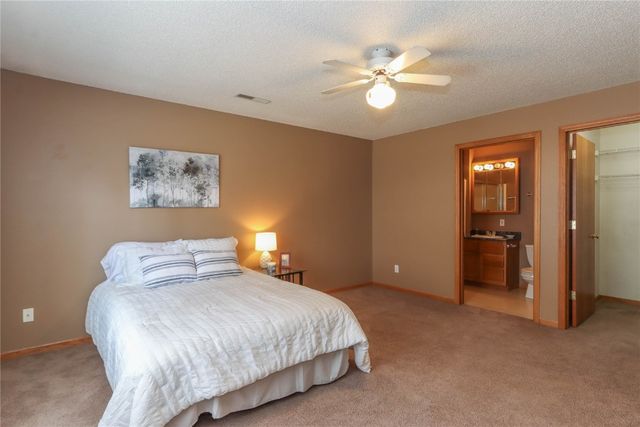 408 West Side Drive, Iowa City, IA 52246