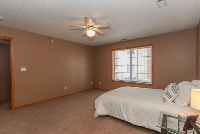 408 West Side Drive, Iowa City, IA 52246