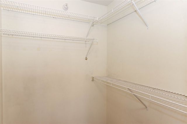 408 West Side Drive, Iowa City, IA 52246