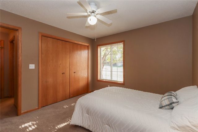 408 West Side Drive, Iowa City, IA 52246