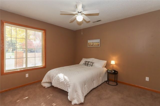 408 West Side Drive, Iowa City, IA 52246