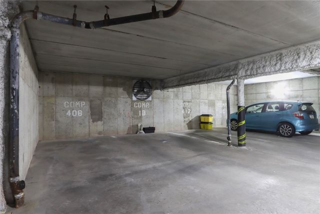 408 West Side Drive, Iowa City, IA 52246