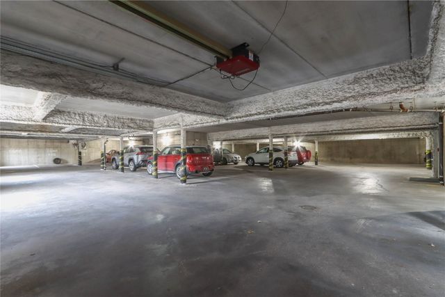 408 West Side Drive, Iowa City, IA 52246