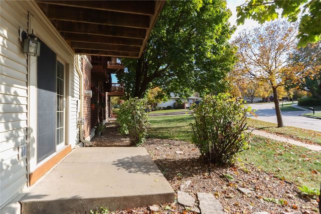 408 West Side Drive, Iowa City, IA 52246