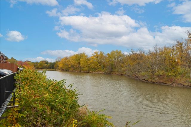 408 West Side Drive, Iowa City, IA 52246