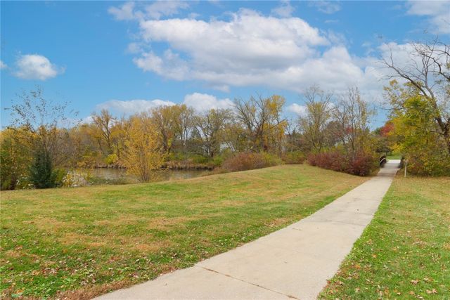 408 West Side Drive, Iowa City, IA 52246