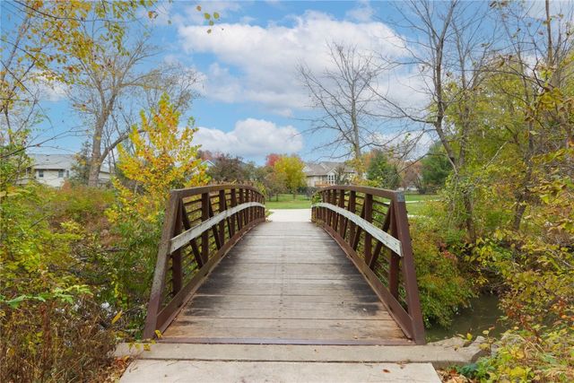 408 West Side Drive, Iowa City, IA 52246