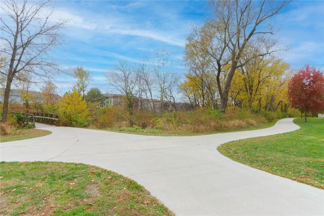 408 West Side Drive, Iowa City, IA 52246