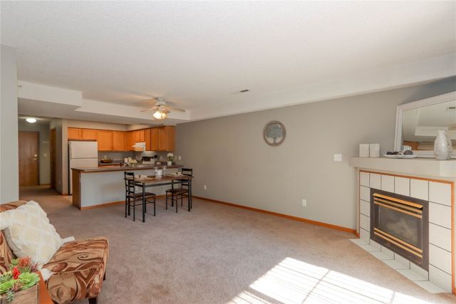 408 West Side Drive, Iowa City, IA 52246