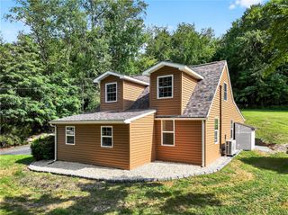 1043 Collinsburg Road, Rostraver, PA 15089