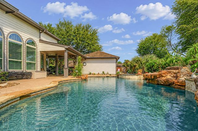 5331 W Farm Way, Fulshear, TX 77441