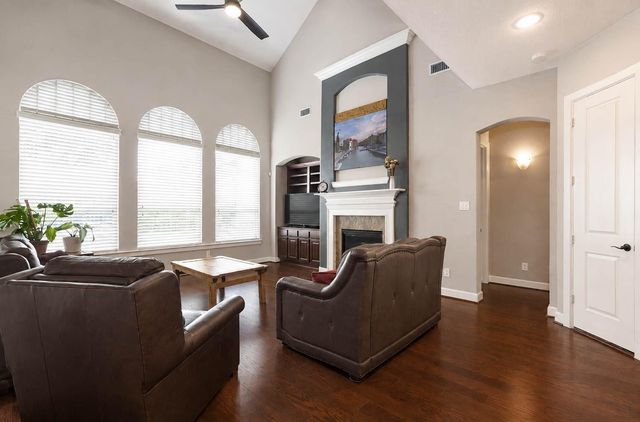 5331 W Farm Way, Fulshear, TX 77441