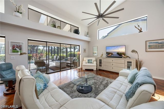 158 Cypress View DR 158, Naples, FL 34113