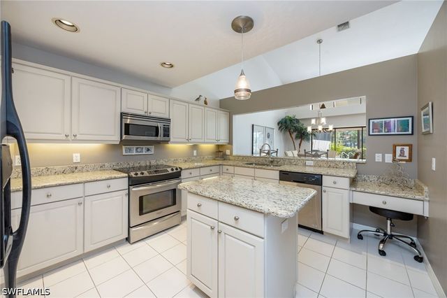 158 Cypress View DR 158, Naples, FL 34113