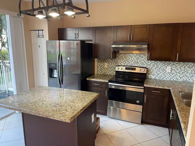 4061 NW 91st Terrace, Sunrise, FL 33351