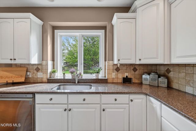 6125 E Cobblestones Lane, Sylvania, OH 43560