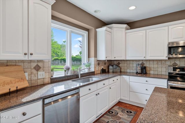 6125 E Cobblestones Lane, Sylvania, OH 43560