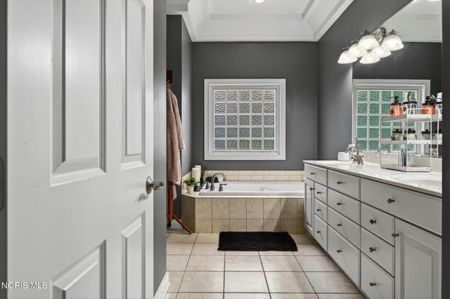 6125 E Cobblestones Lane, Sylvania, OH 43560