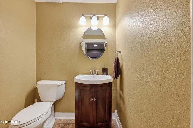 6125 E Cobblestones Lane, Sylvania, OH 43560