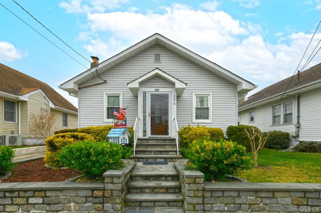 3076 Roxbury Road, Oceanside, NY 11572