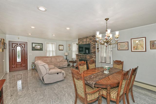 3076 Roxbury Road, Oceanside, NY 11572